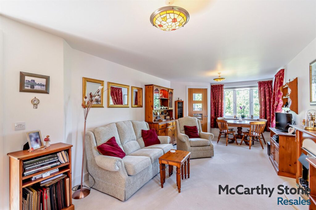 Eadhelm Court, Penlee Close, Edenbridge, Kent, TN8 5FD