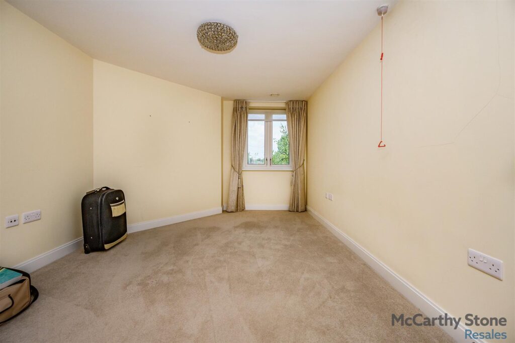 Eleanor House, London Road, St. Albans AL1 1NR