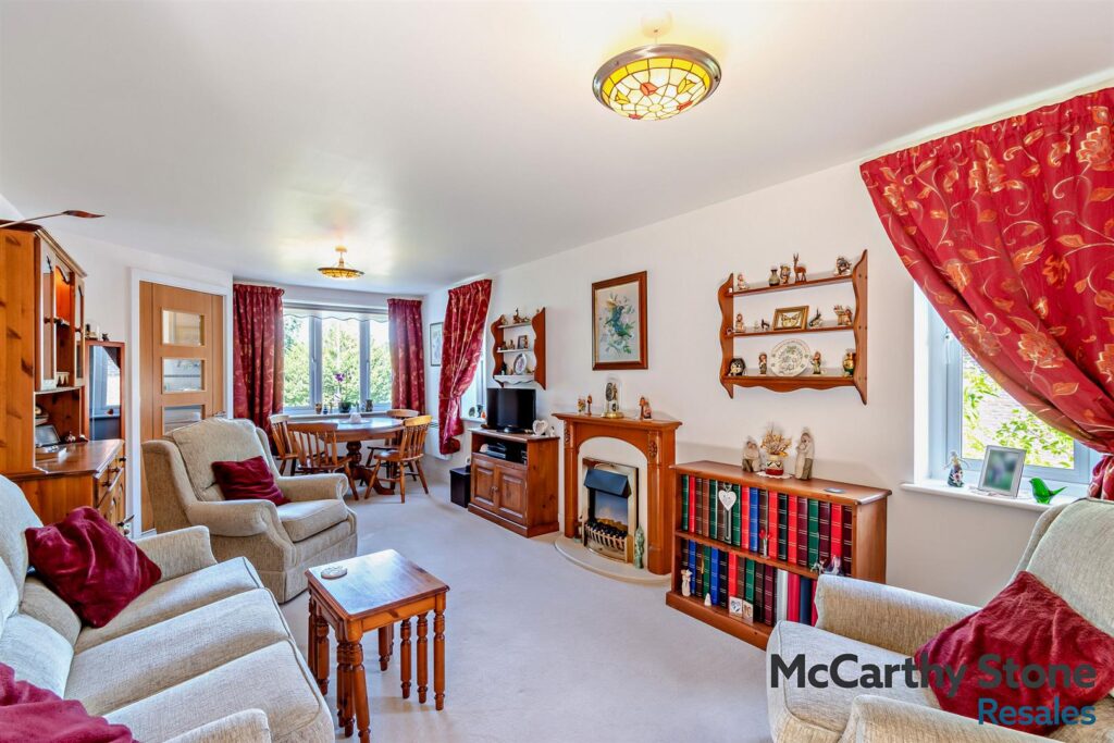 Eadhelm Court, Penlee Close, Edenbridge, Kent, TN8 5FD