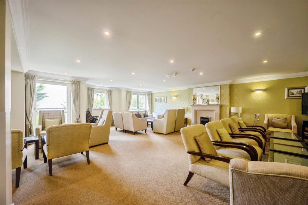 Lauder Court, Staneacre Park, Hamilton