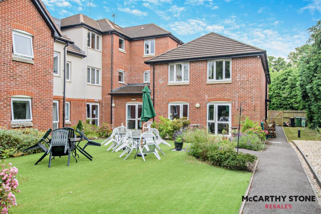 Cherret Court, Ferndown, Dorset