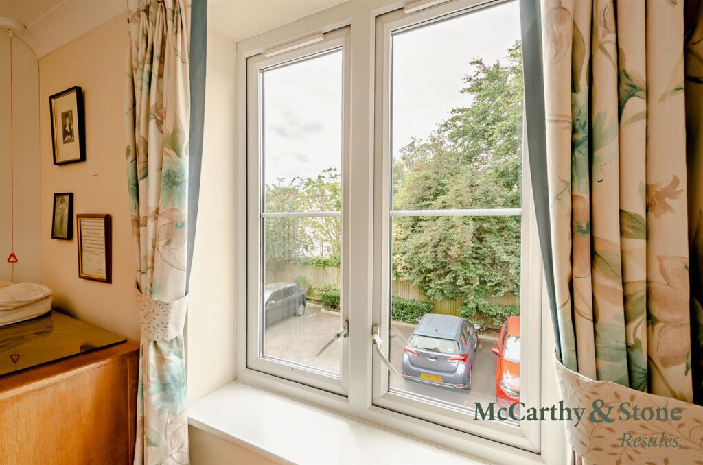 Foxhall Court, School Lane, Banbury