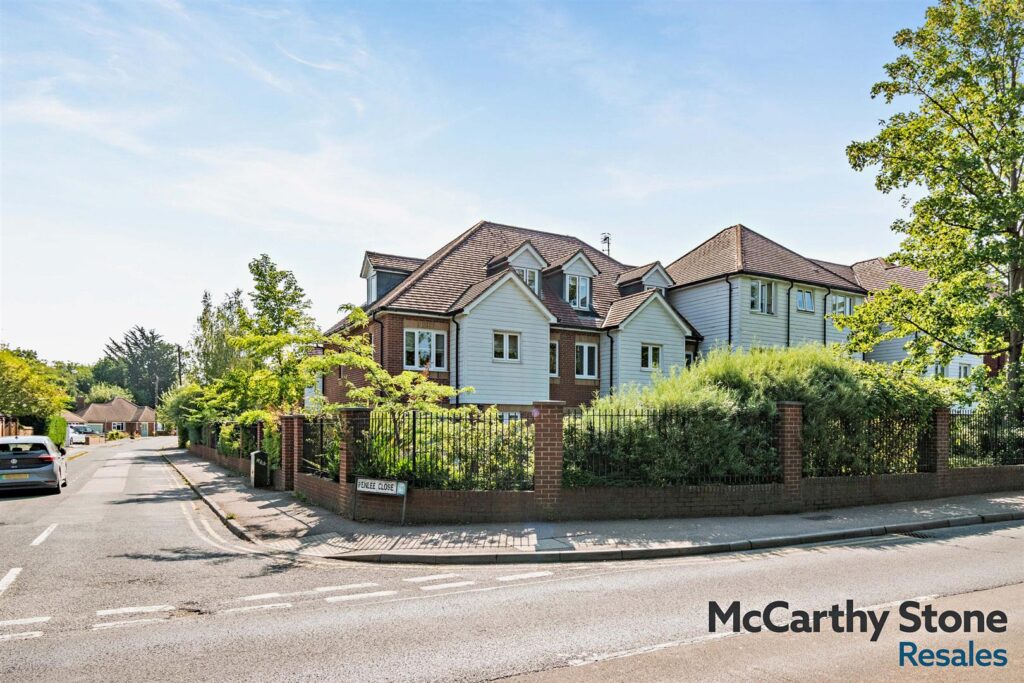 Eadhelm Court, Penlee Close, Edenbridge, Kent, TN8 5FD