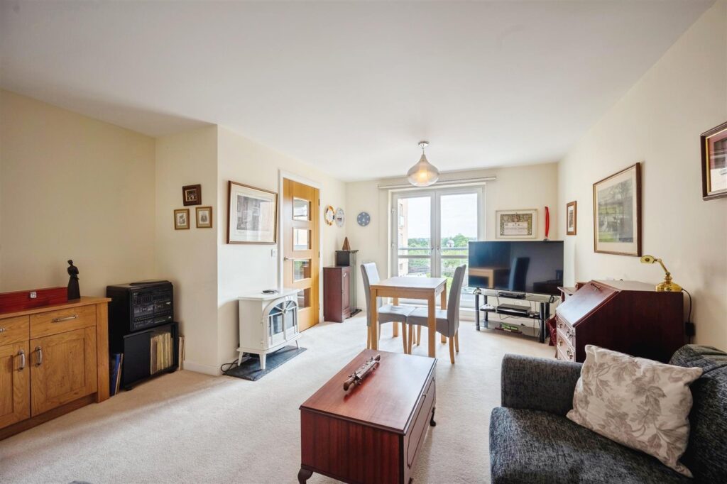 Lauder Court, Staneacre Park, Hamilton
