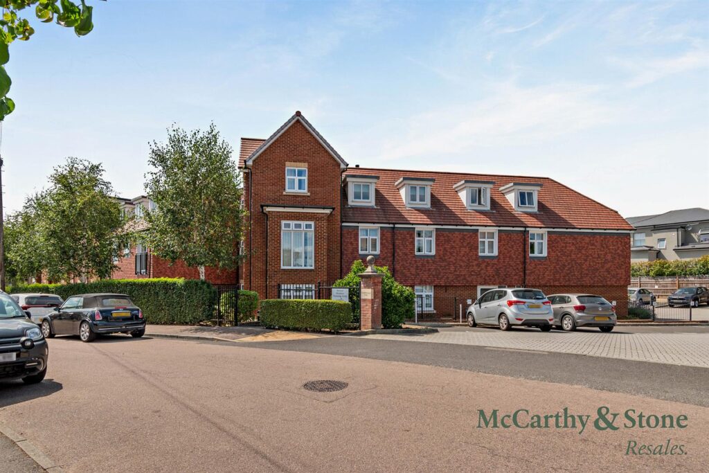 Southborough Gate, Pinewood Gardens, Tunbridge Wells
