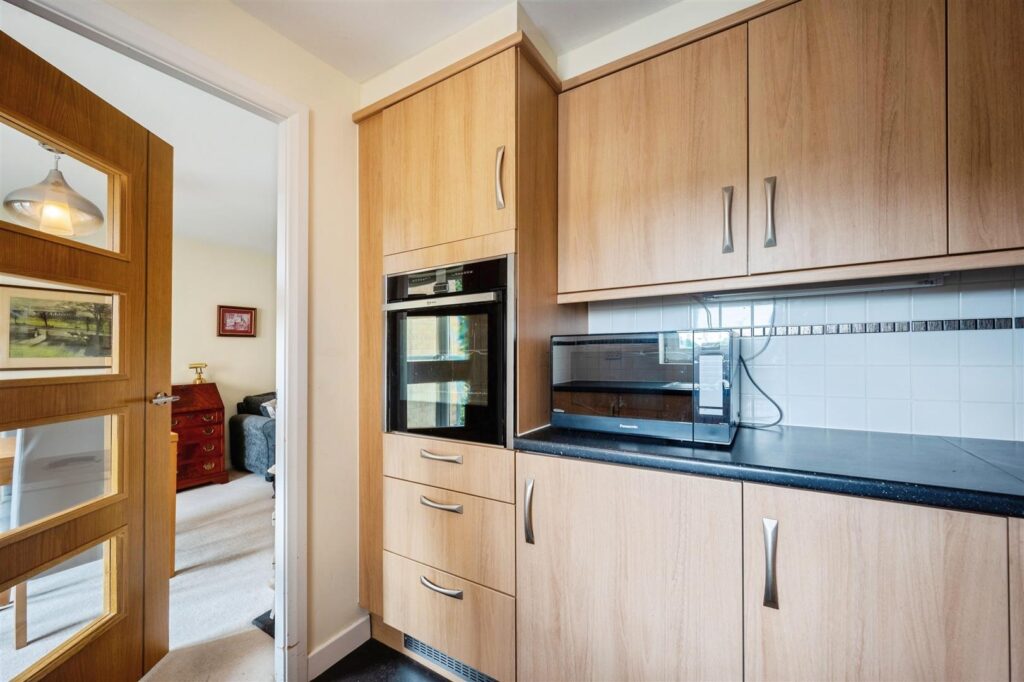 Lauder Court, Staneacre Park, Hamilton