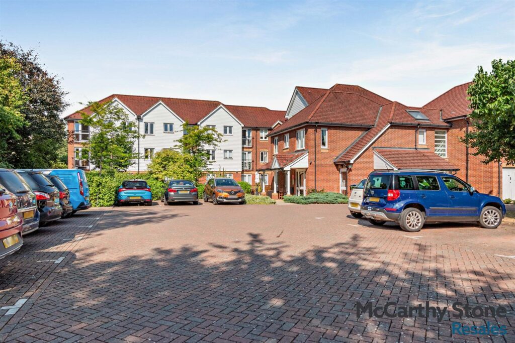 Eadhelm Court, Penlee Close, Edenbridge, Kent, TN8 5FD