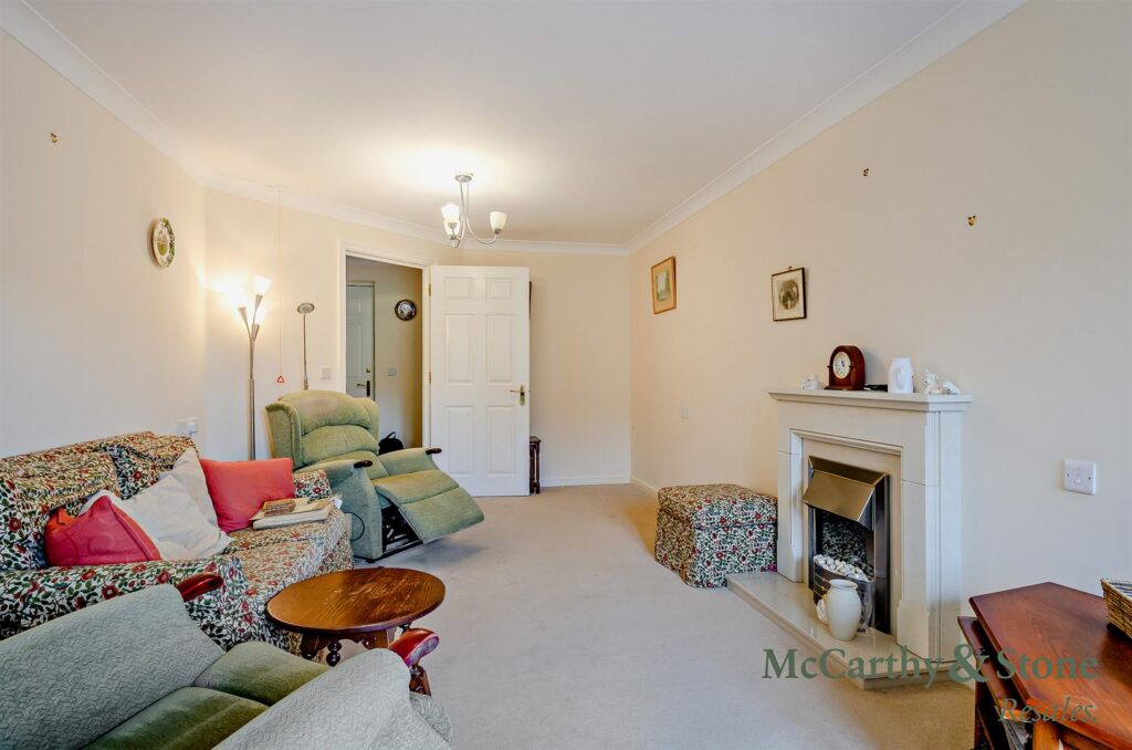 Foxhall Court, School Lane, Banbury