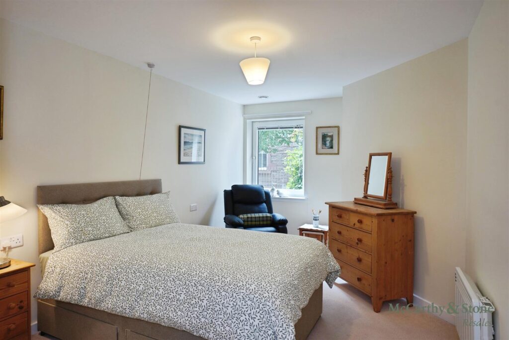 Lyle Court, 25 Barnton Grove, Edinburgh