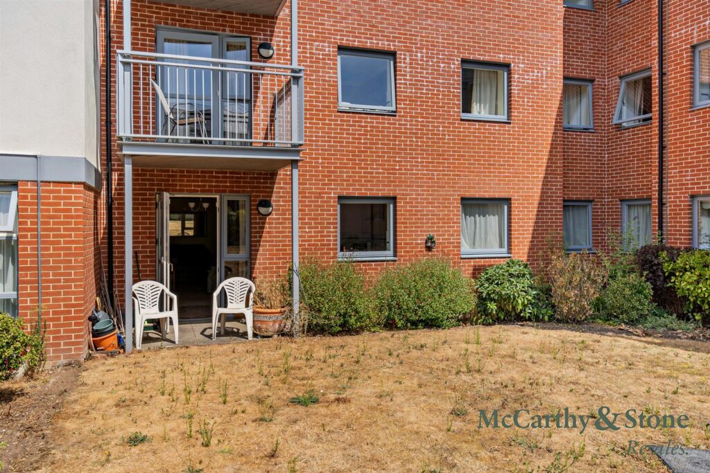 Lady Susan, New Road, Basingstoke
