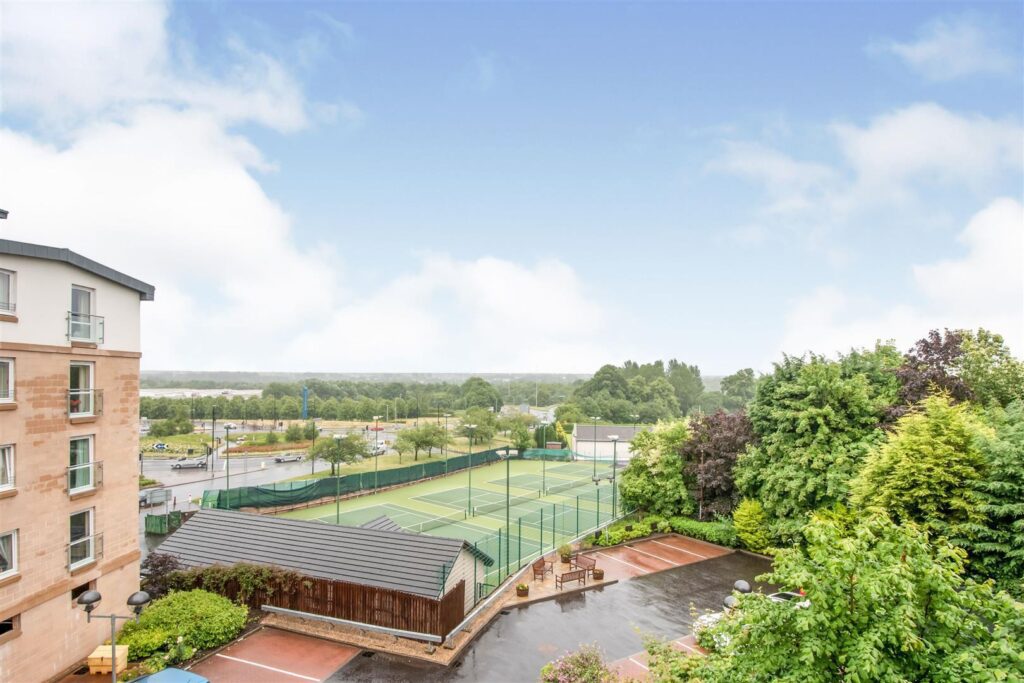 Lauder Court, Staneacre Park, Hamilton