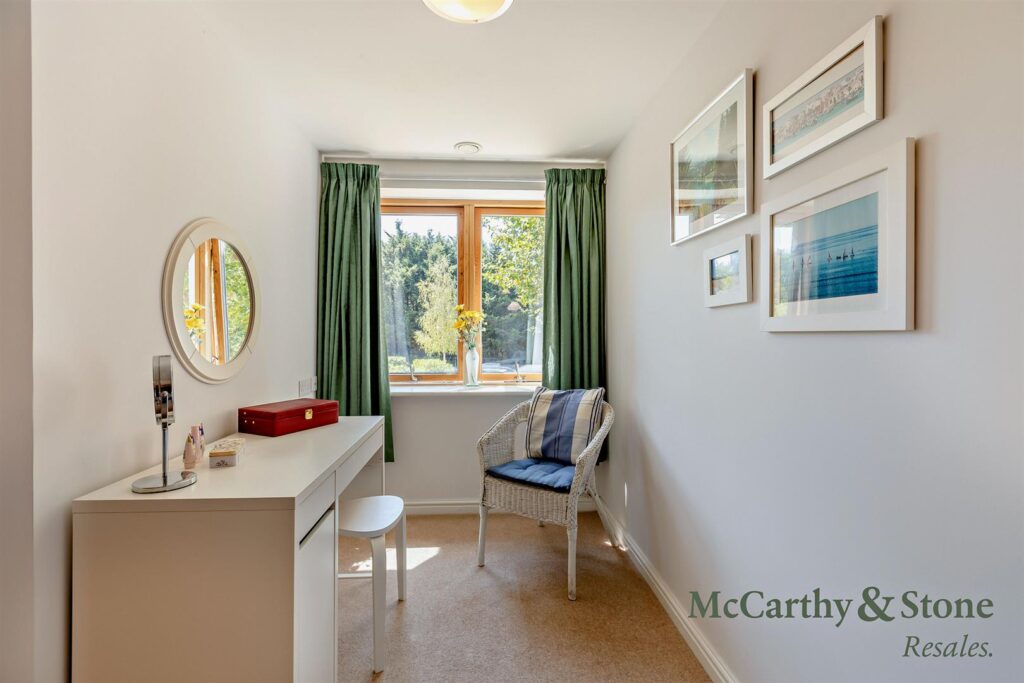 Ellisfields Court, Mount St, Taunton, TA1 3SS