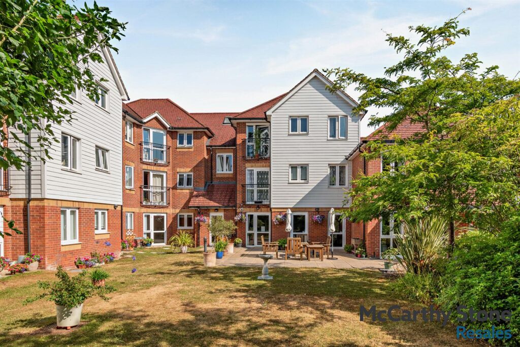 Eadhelm Court, Penlee Close, Edenbridge, Kent, TN8 5FD