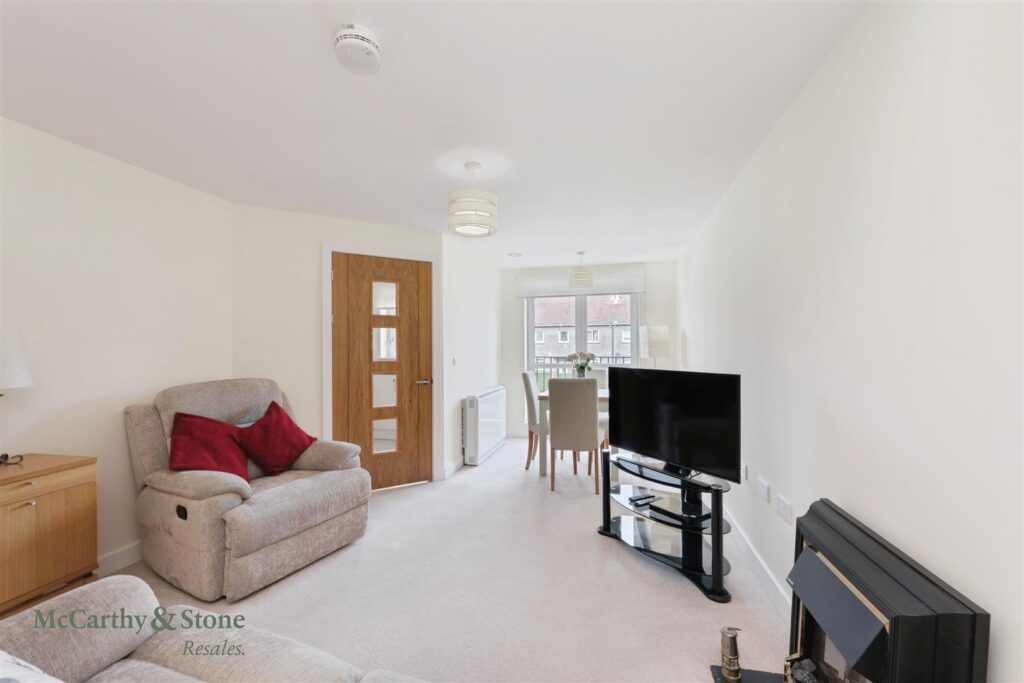 Riverwood, 101 Craigdhu Road, Milngavie, G62 7AD