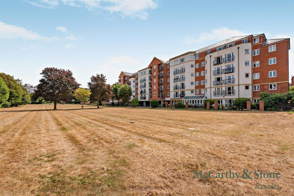 Martello Court, Jevington Gardens, Eastbourne, East Sussex,BN21 4SD