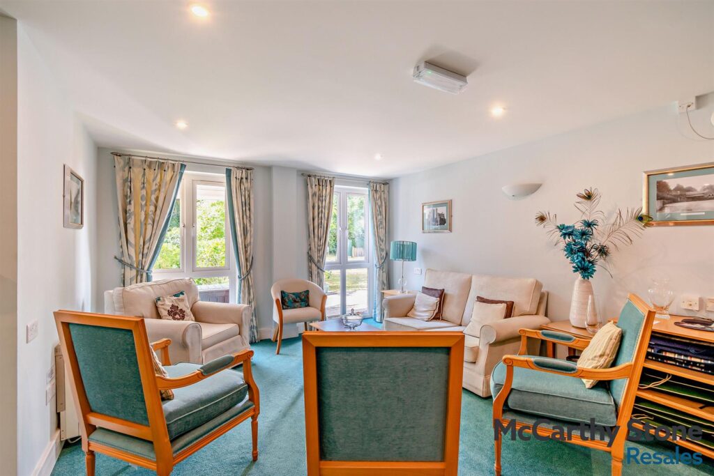 Eadhelm Court, Penlee Close, Edenbridge, Kent, TN8 5FD