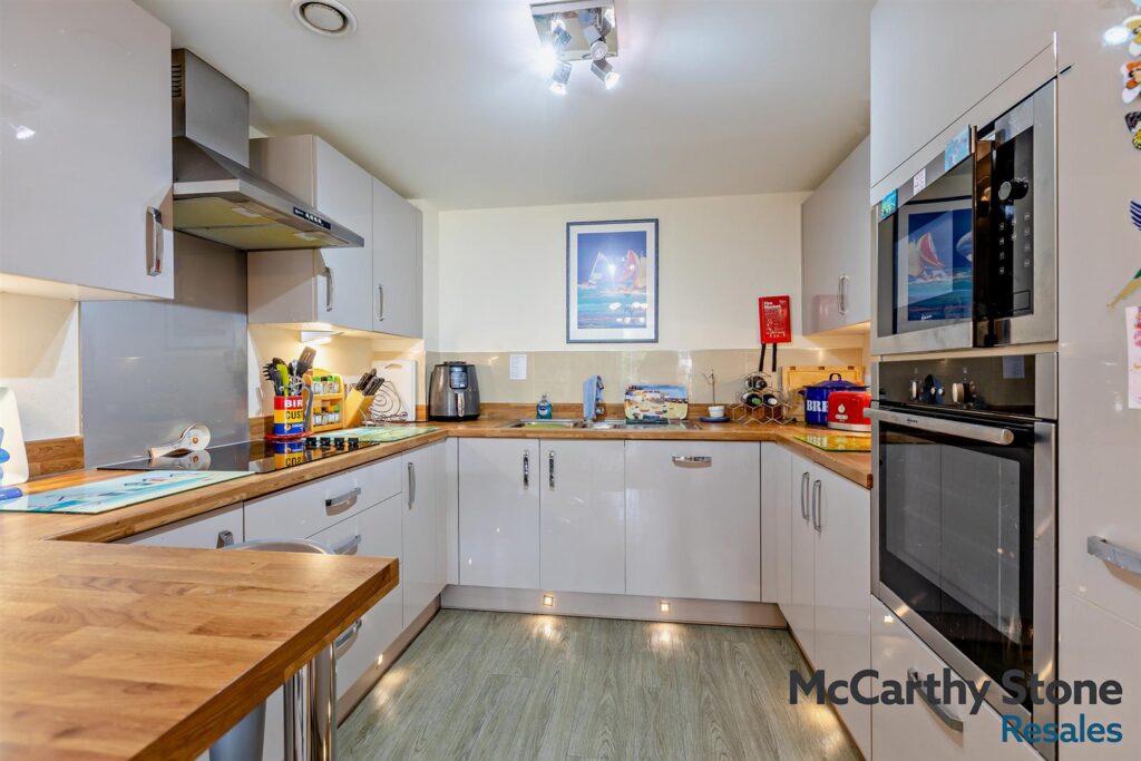 Pincombe Court, Buckingham Close, Exmouth