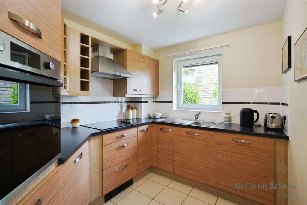 Lyle Court, 25 Barnton Grove, Edinburgh