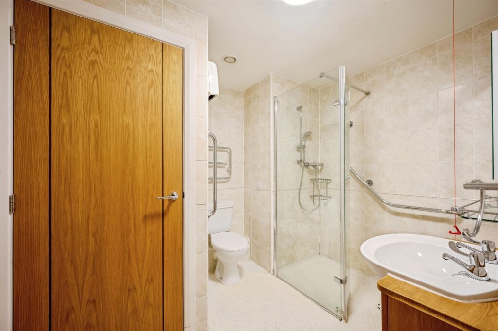 Lauder Court, Staneacre Park, Hamilton