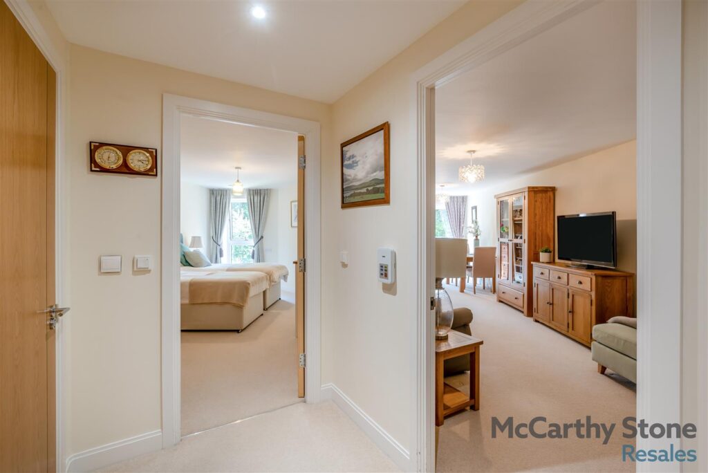 Thorneycroft, Wood Road, Tettenhall, Wolverhampton, West Midlands, WV6 8PR