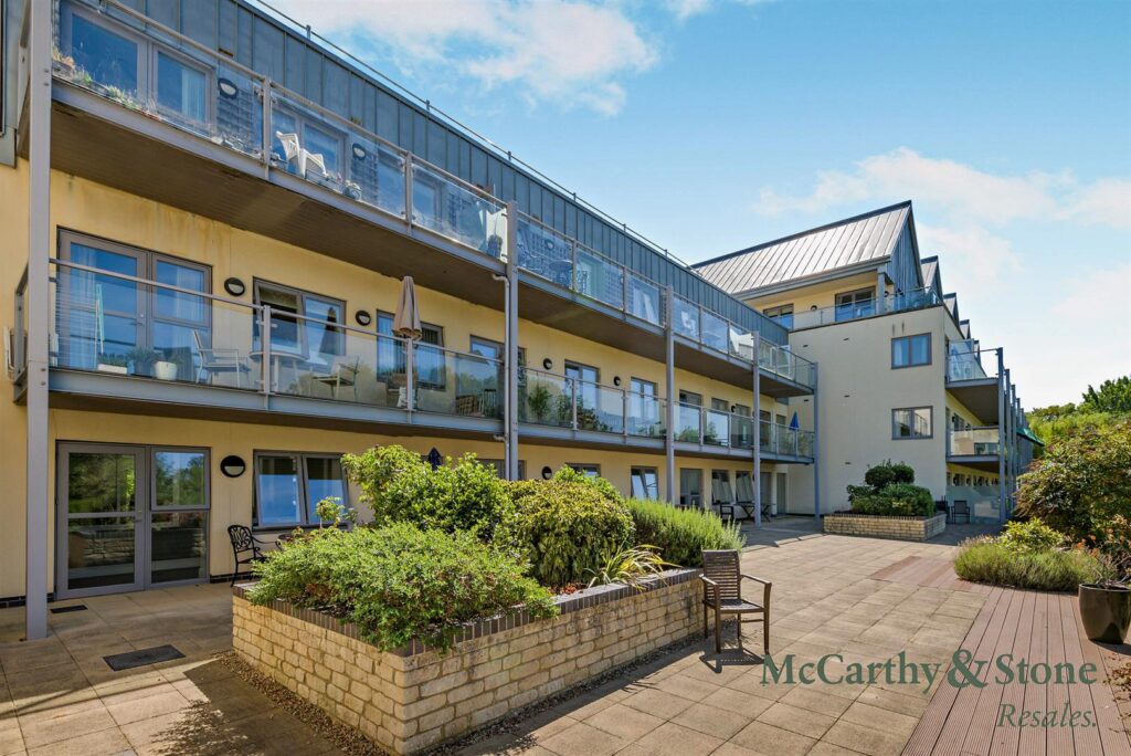 Bowles Court, Westmead Lane, Chippenham