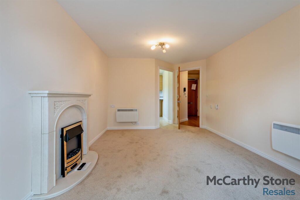 Cherret Court, Ferndown, Dorset