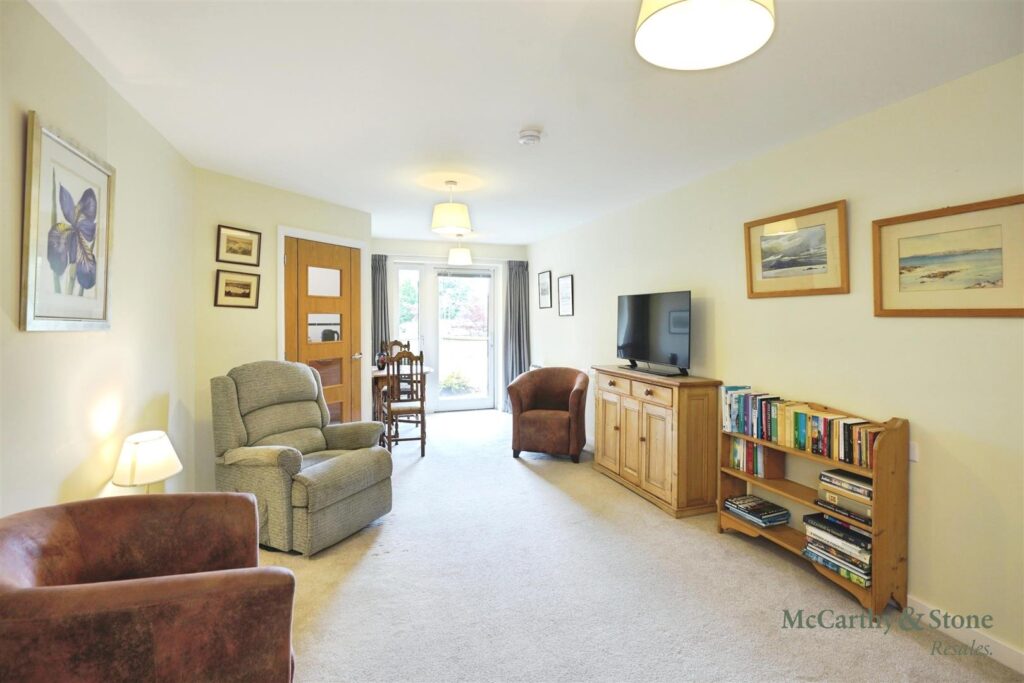 Lyle Court, 25 Barnton Grove, Edinburgh