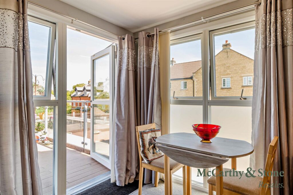Bowles Court, Westmead Lane, Chippenham