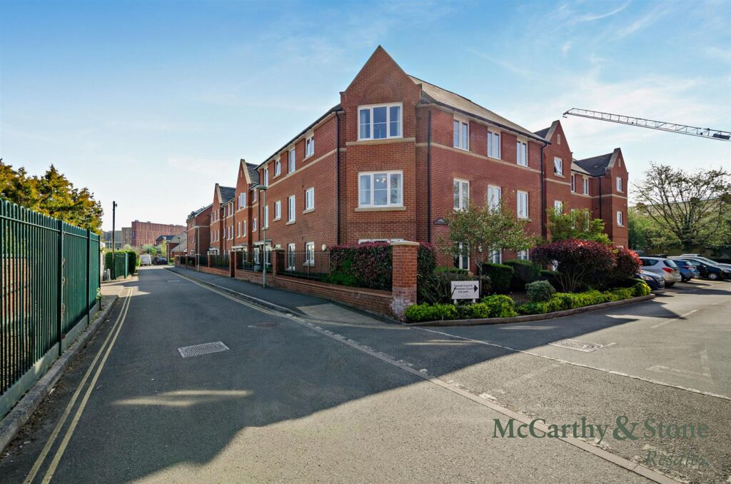 Foxhall Court, School Lane, Banbury