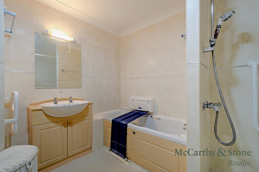 Foxhall Court, School Lane, Banbury