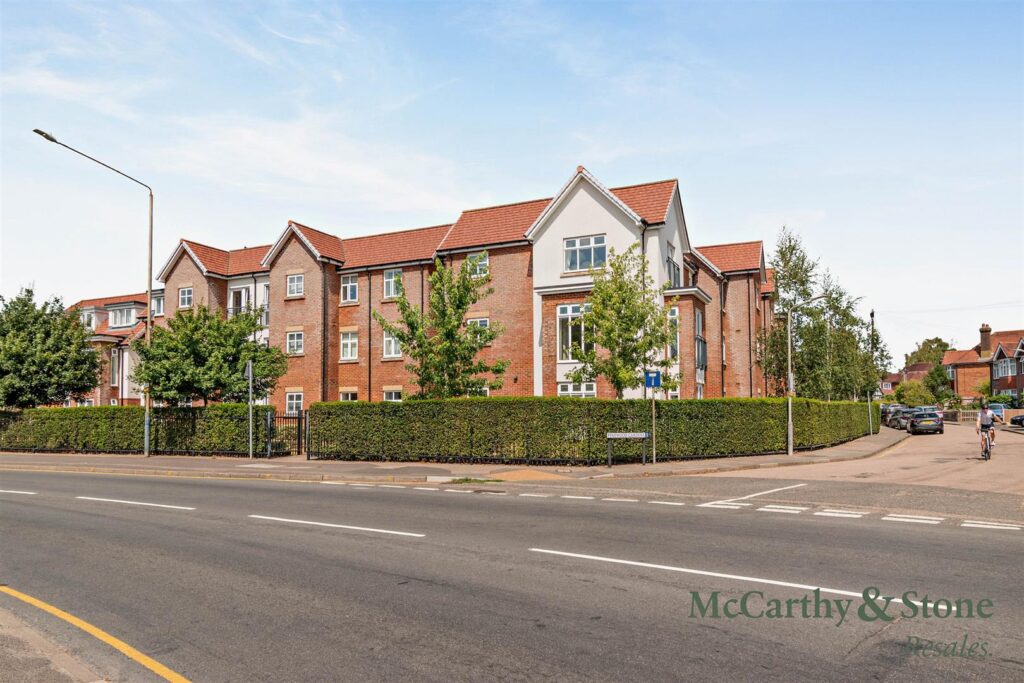 Southborough Gate, Pinewood Gardens, Tunbridge Wells