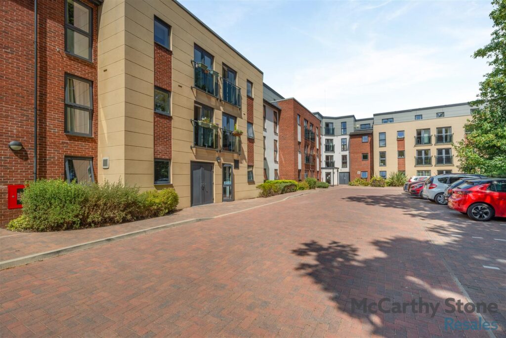 Thorneycroft, Wood Road, Tettenhall, Wolverhampton, West Midlands, WV6 8PR