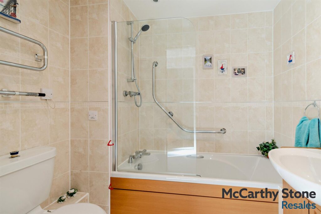 Eadhelm Court, Penlee Close, Edenbridge, Kent, TN8 5FD