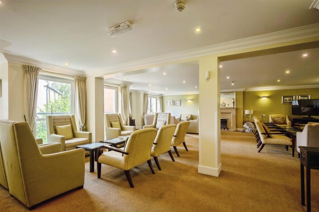 Lauder Court, Staneacre Park, Hamilton