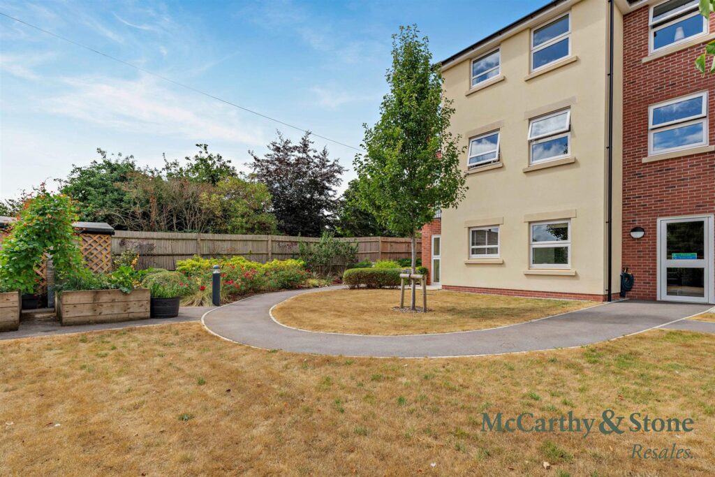 Foxglove Place, Willand Road, Cullompton