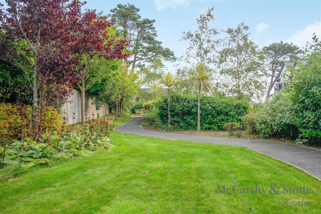 Plas Glanrafon, Bangor Road, Benllech, Tyn-y-Gongl, Anglesey, Gwynedd, LL74 8TF