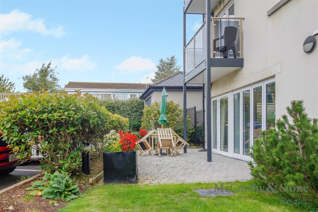 Plas Glanrafon, Bangor Road, Benllech, Tyn-y-Gongl, Anglesey, Gwynedd, LL74 8TF
