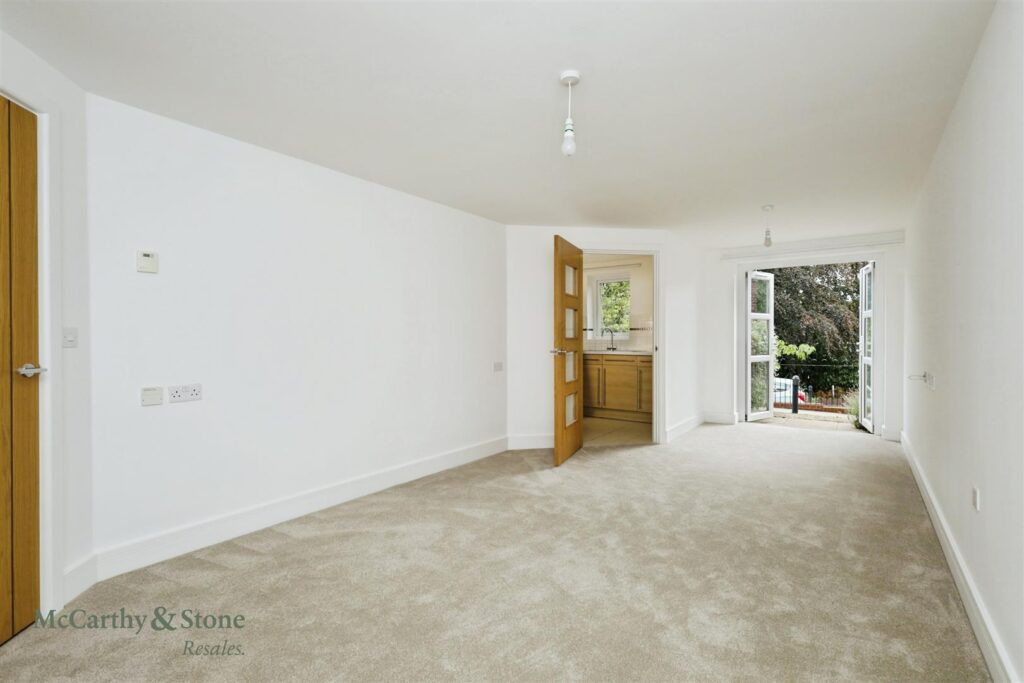 Ridgeway Court, Mutton Hall Hill, Heathfield, East Sussex, TN21 8NB