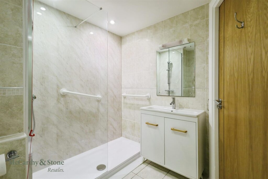 Ridgeway Court, Mutton Hall Hill, Heathfield, East Sussex, TN21 8NB