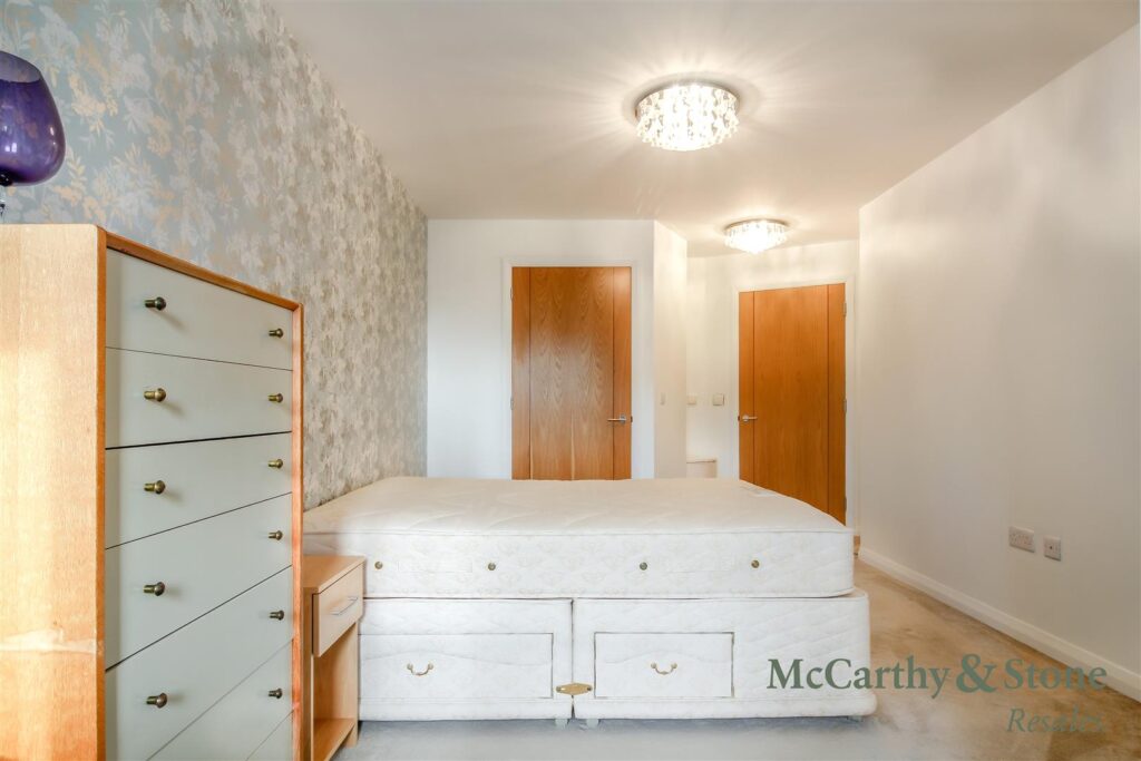 Plas Glanrafon, Bangor Road, Benllech, Tyn-y-Gongl, Anglesey, Gwynedd, LL74 8TF