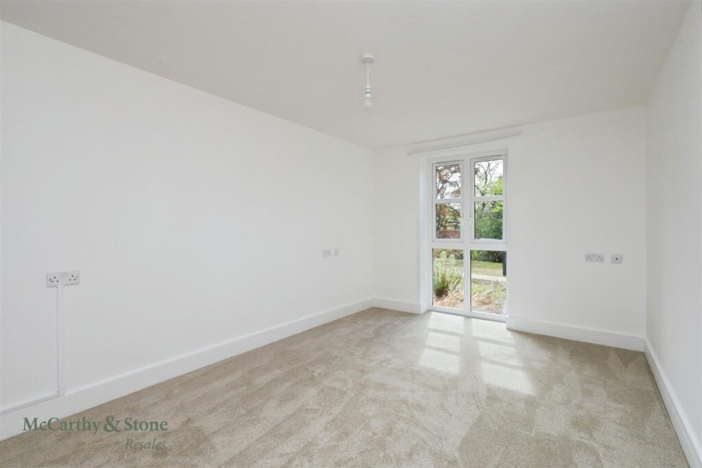 Ridgeway Court, Mutton Hall Hill, Heathfield, East Sussex, TN21 8NB