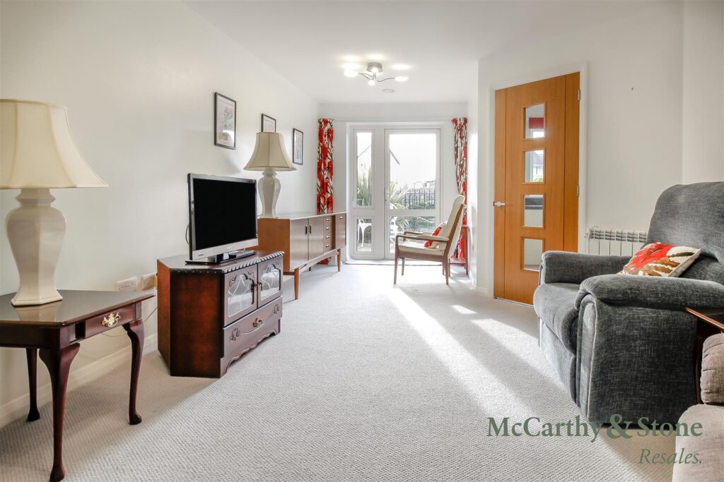 Plas Glanrafon, Bangor Road, Benllech, Tyn-y-Gongl, Anglesey, Gwynedd, LL74 8TF