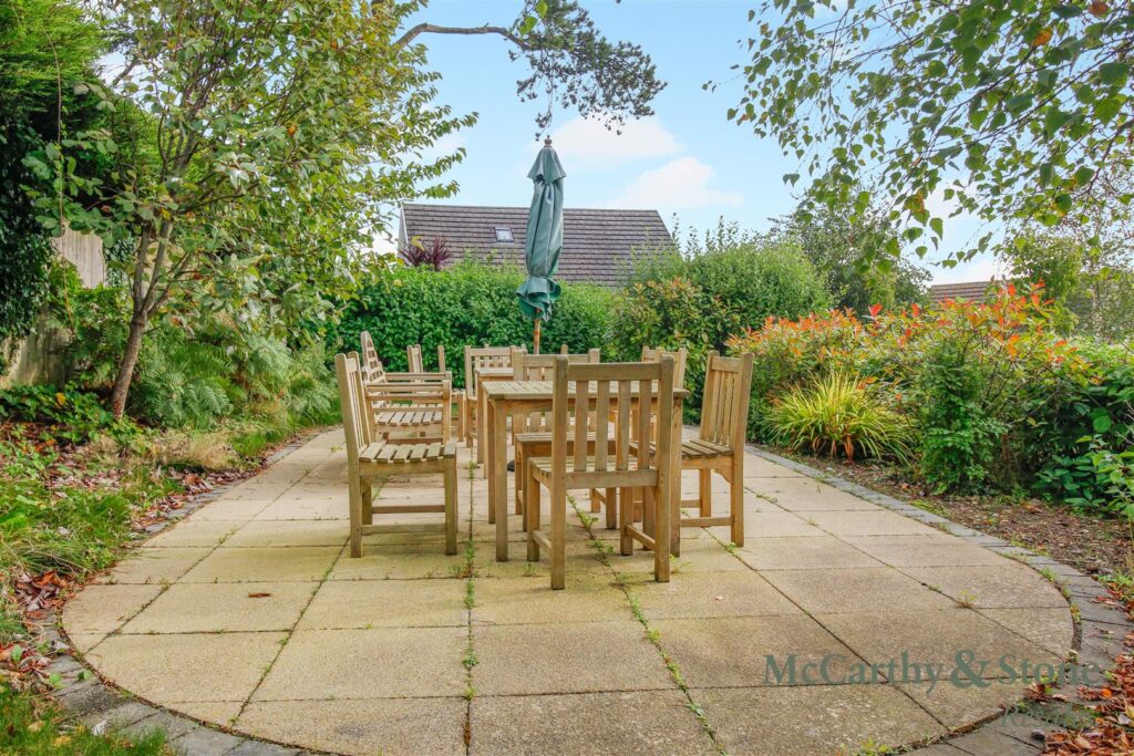 Plas Glanrafon, Bangor Road, Benllech, Tyn-y-Gongl, Anglesey, Gwynedd, LL74 8TF