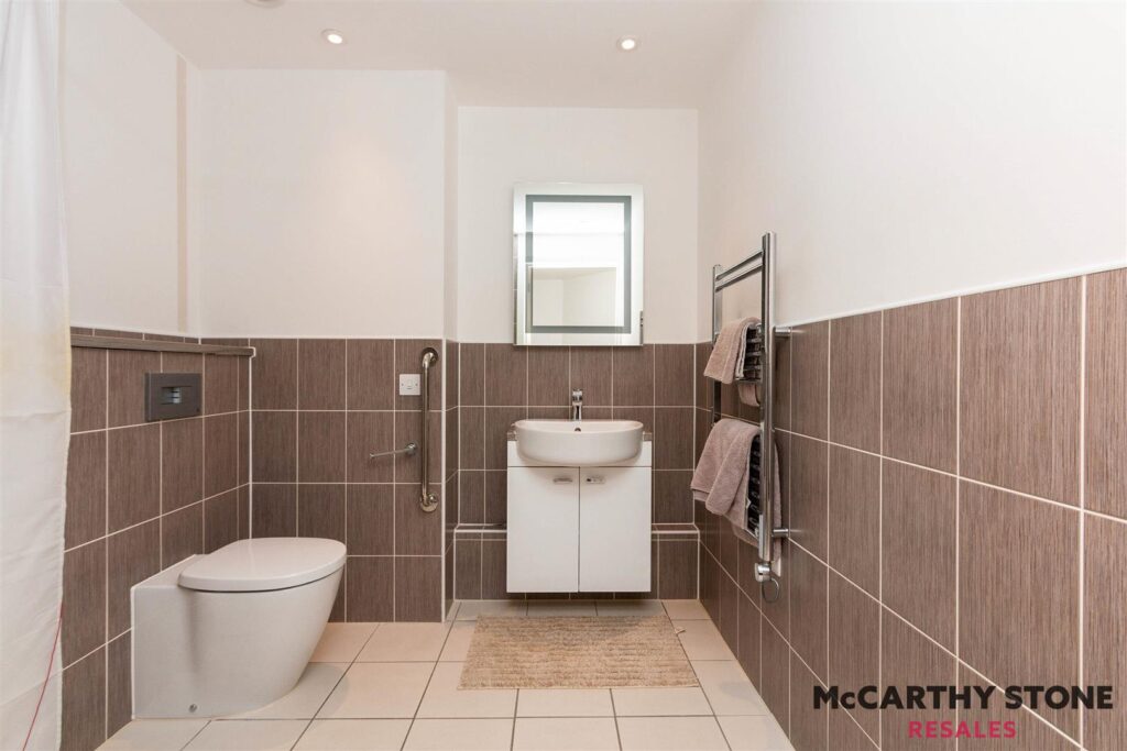 Kings Place, Fleet Road, Fleet, GU51 3FS