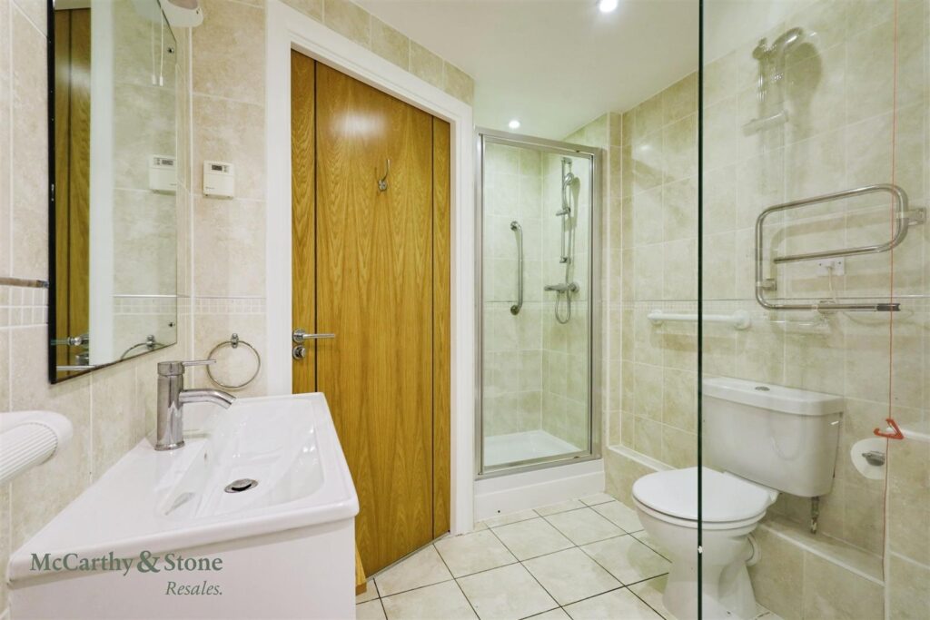 Ridgeway Court, Mutton Hall Hill, Heathfield, East Sussex, TN21 8NB