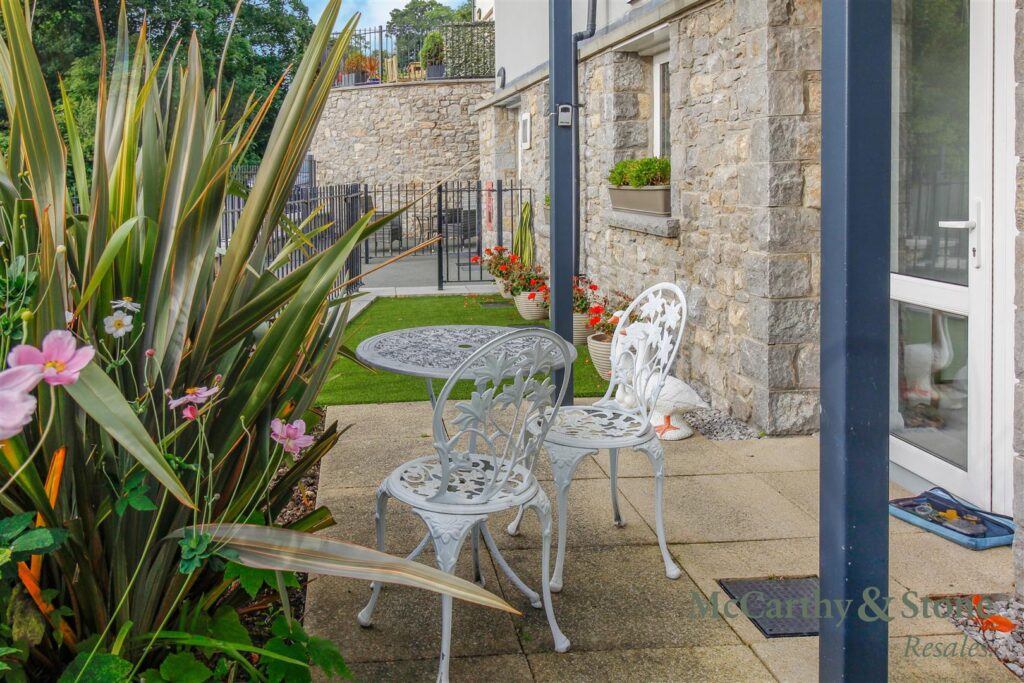 Plas Glanrafon, Bangor Road, Benllech, Tyn-y-Gongl, Anglesey, Gwynedd, LL74 8TF