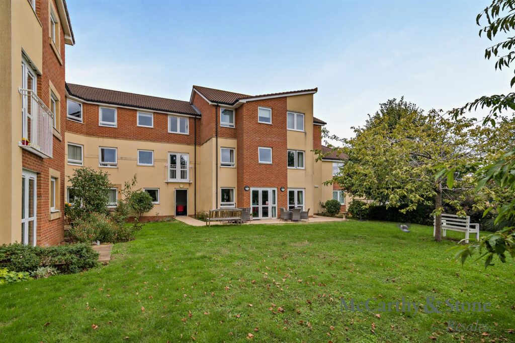 Fussells Court, Station Road, Worle, Weston-Super-Mare