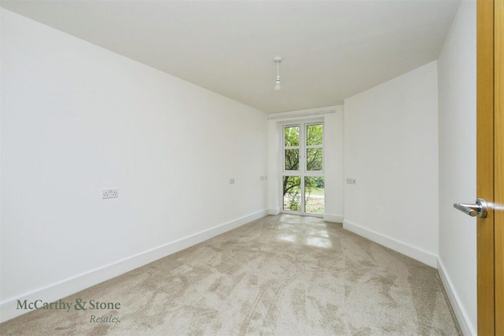Ridgeway Court, Mutton Hall Hill, Heathfield, East Sussex, TN21 8NB