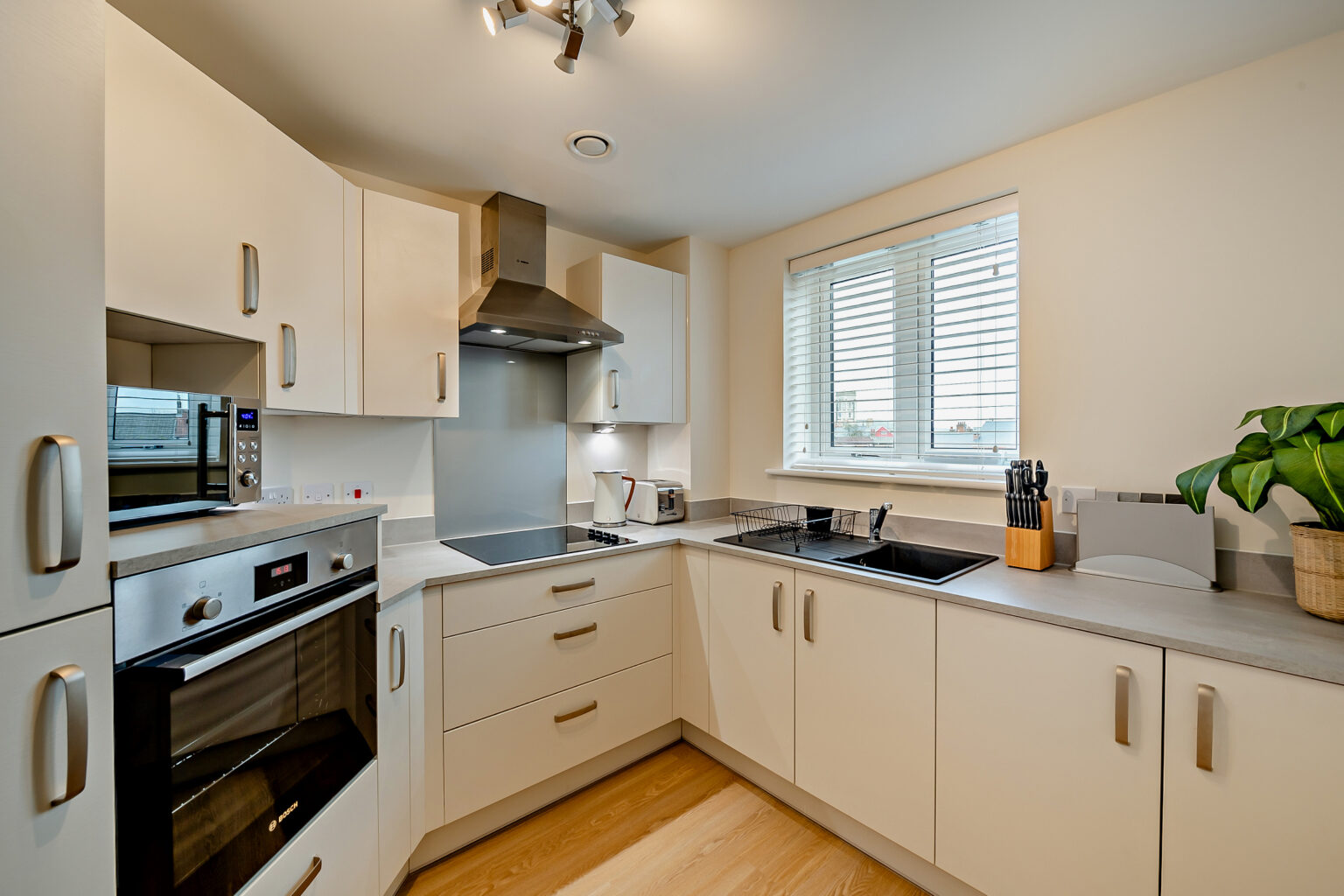 2519_TNT_KNG_RLP_KCN_APT_48