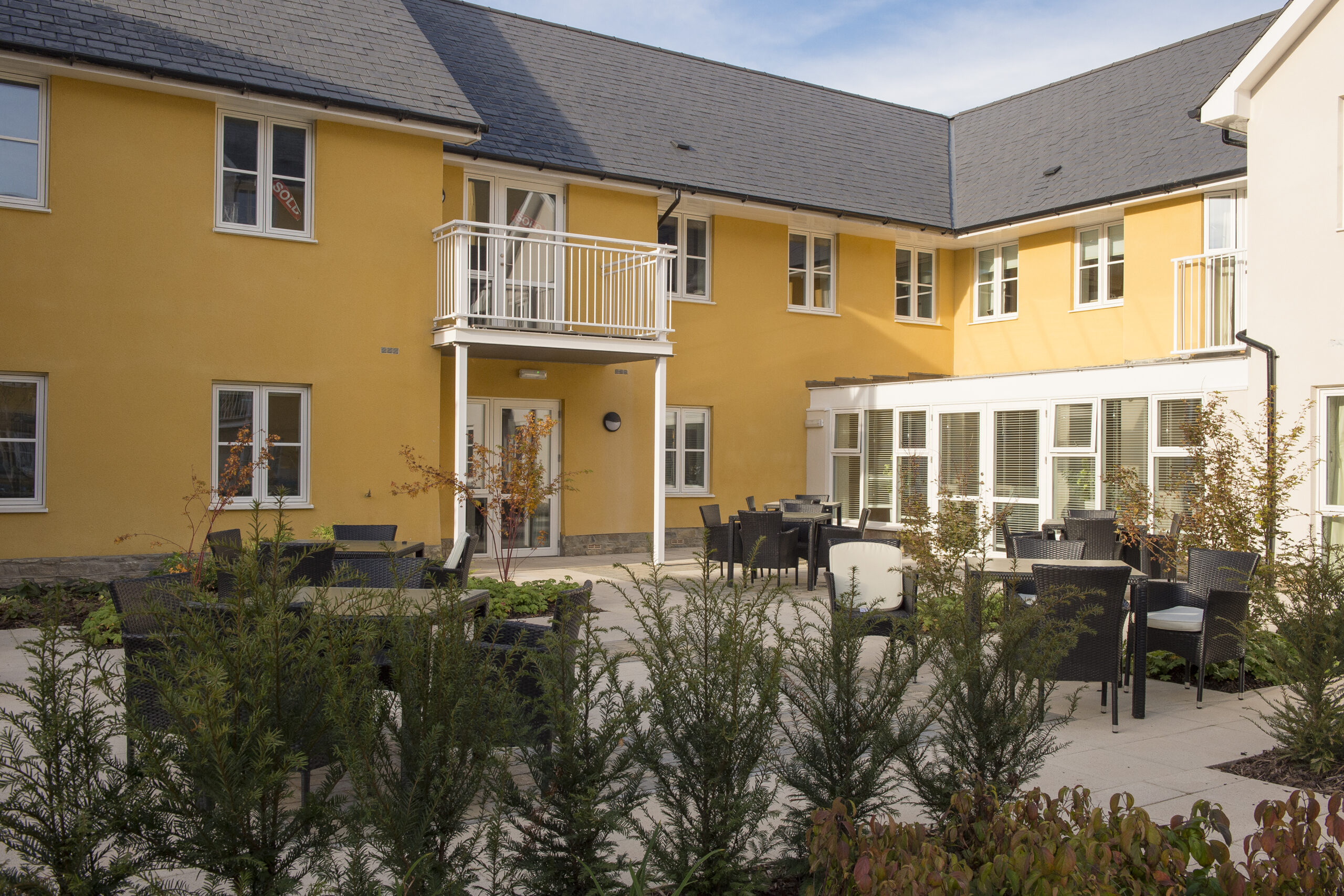 Barnhill Court